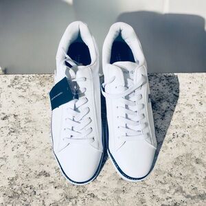 Tommy Hilfiger Men White Low Top Sneakers 👟